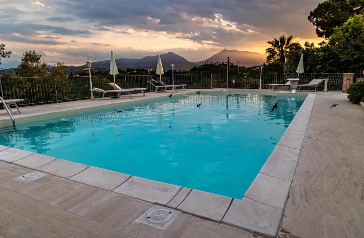 Anthos Casa Vacanze Sant'Omero Экстерьер фото
